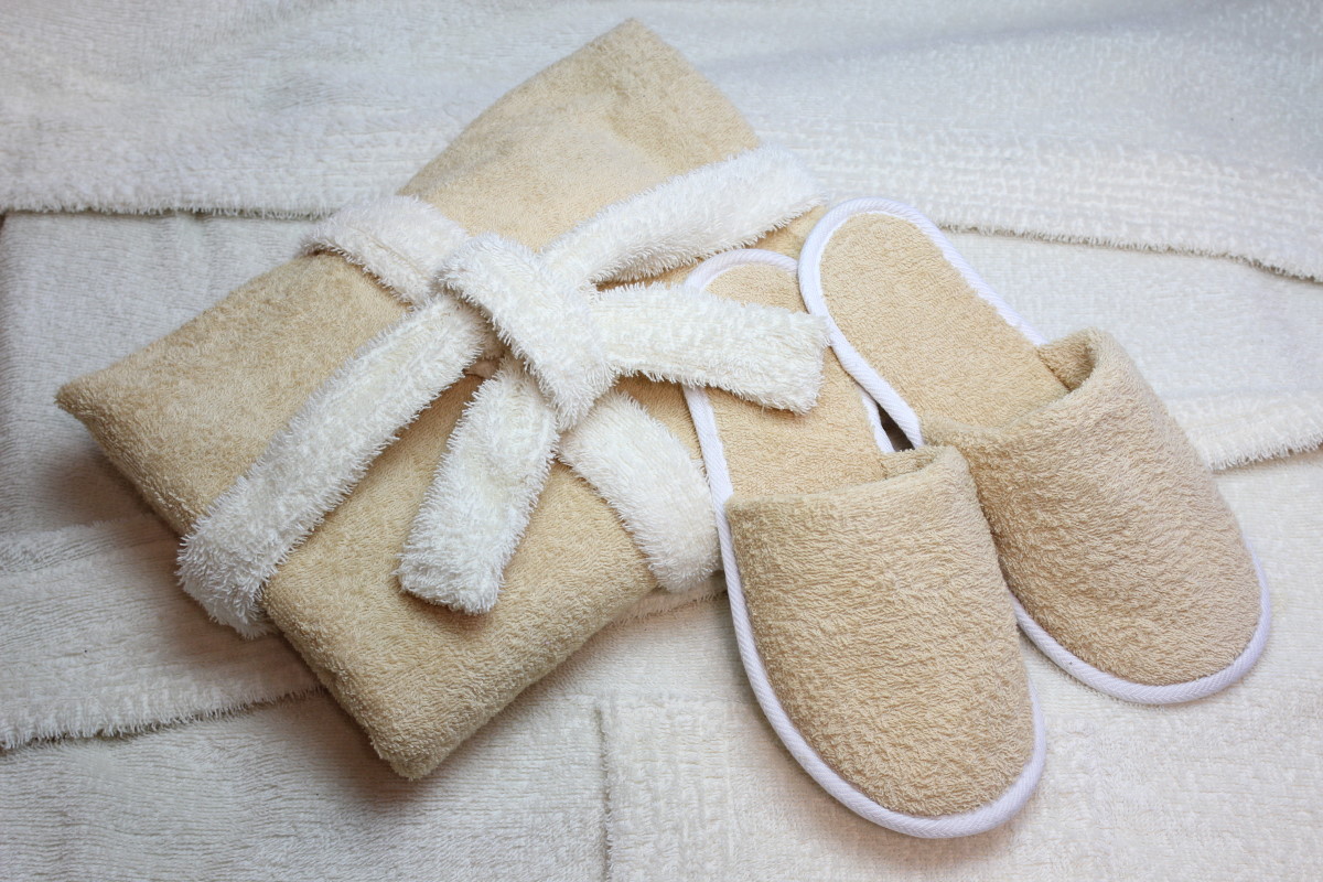 Art of Relaxation: Luxury Bathrobes and Slippers for the Ultimate Comfort